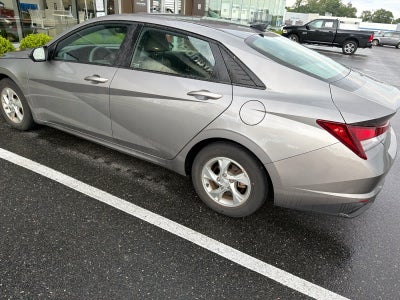 2023 Hyundai ELANTRA SE