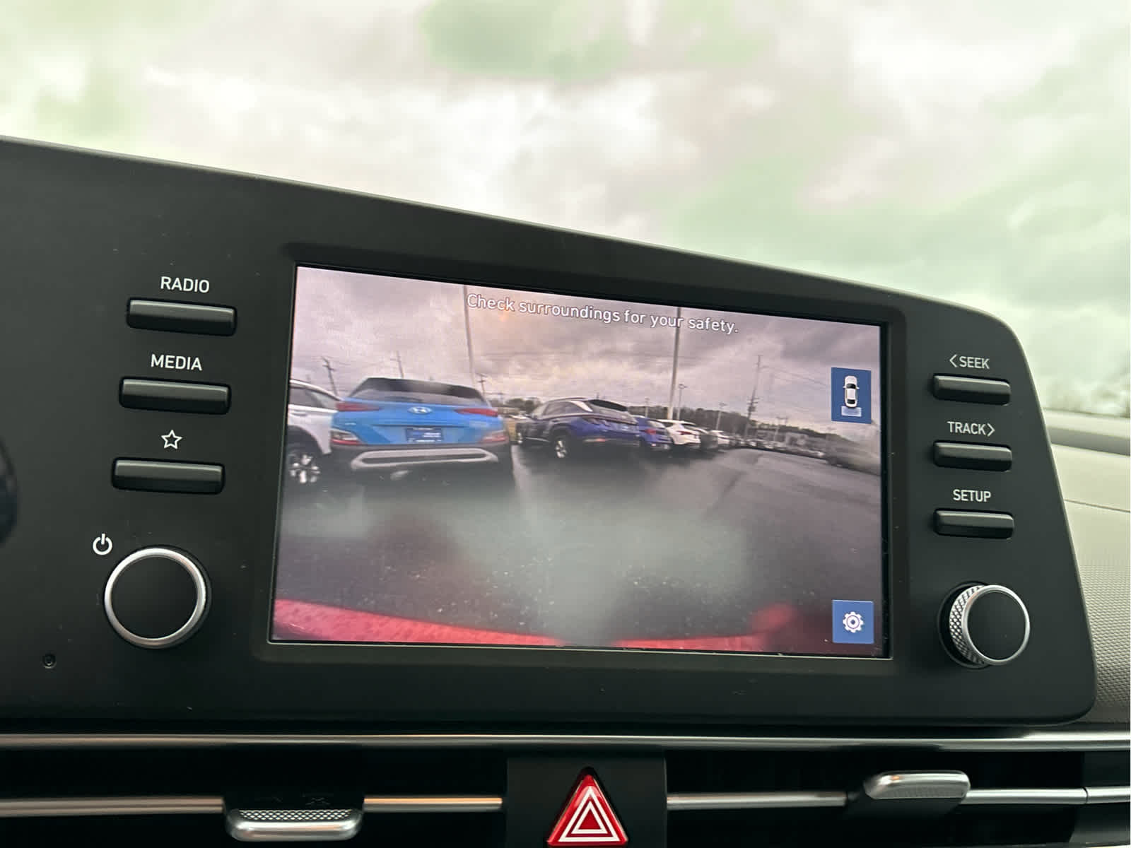 2023 Hyundai ELANTRA SE