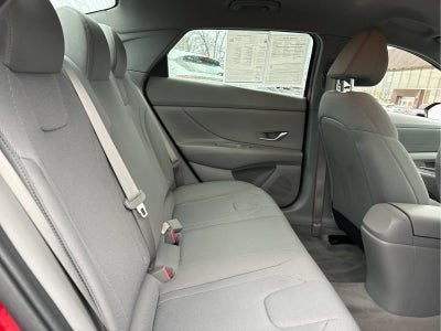 2023 Hyundai ELANTRA SE