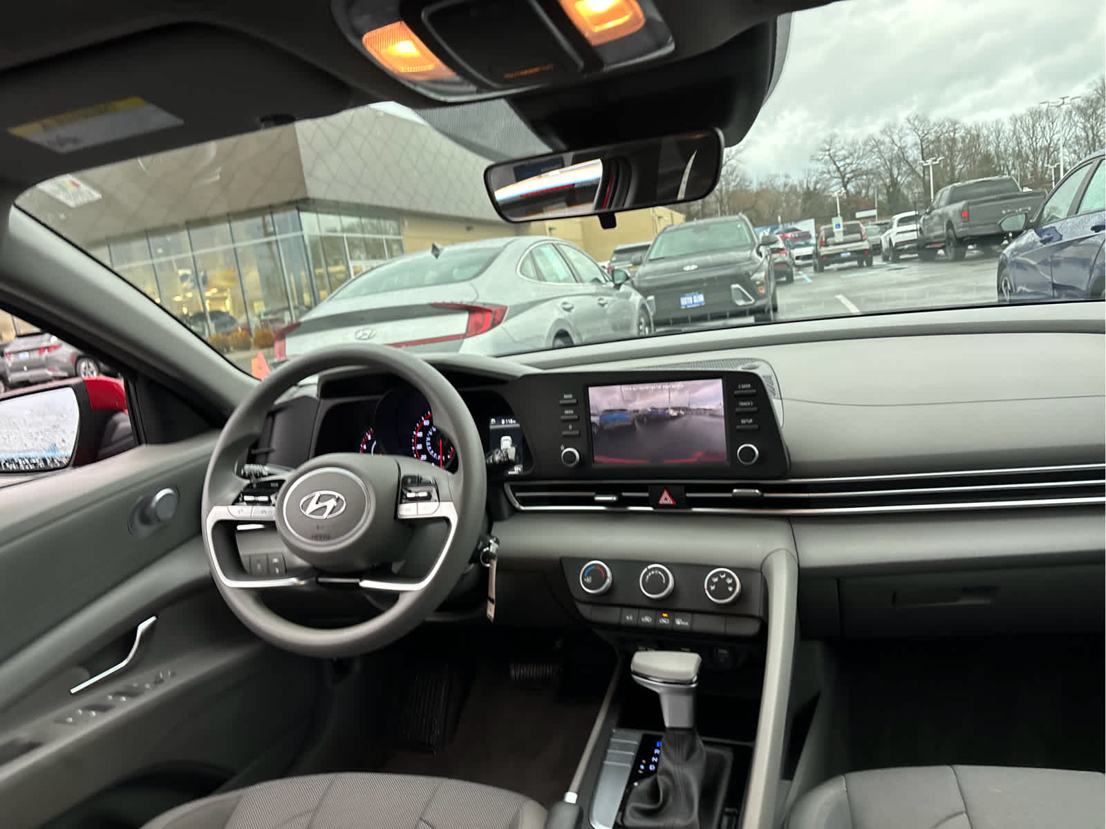 2023 Hyundai ELANTRA SE