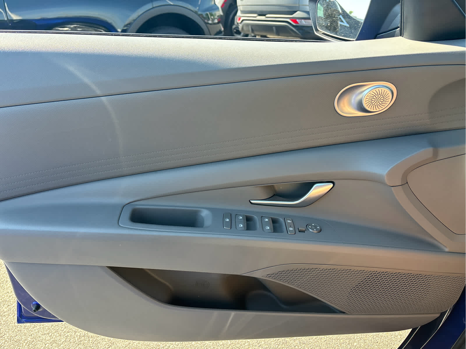 2023 Hyundai ELANTRA SE