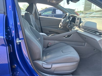 2023 Hyundai ELANTRA SE