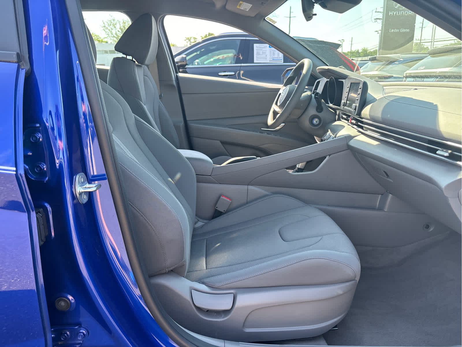 2023 Hyundai ELANTRA SE