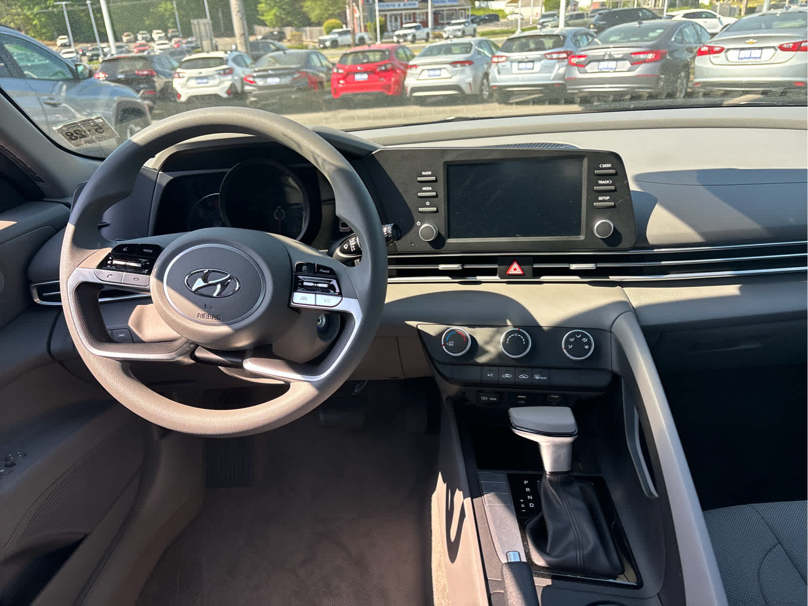 2023 Hyundai ELANTRA SE