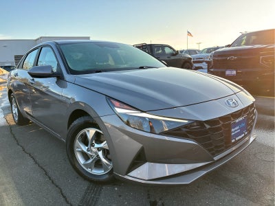 2023 Hyundai ELANTRA SE