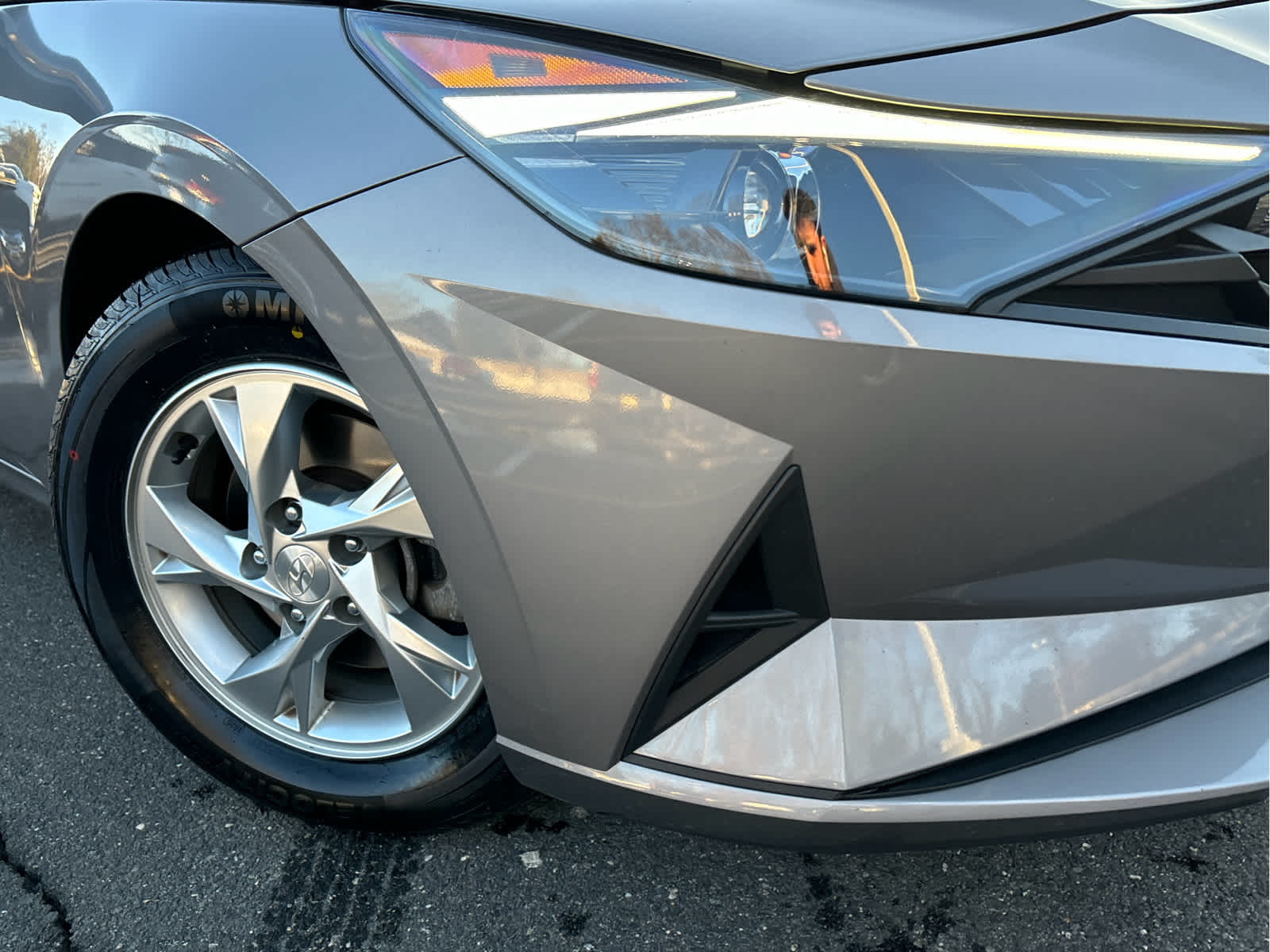 2023 Hyundai ELANTRA SE