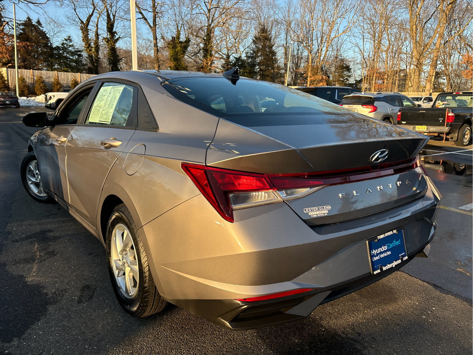 2023 Hyundai ELANTRA SE