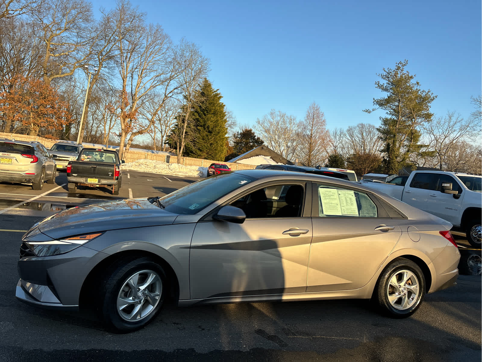 2023 Hyundai ELANTRA SE