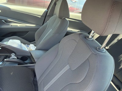 2023 Hyundai ELANTRA SE