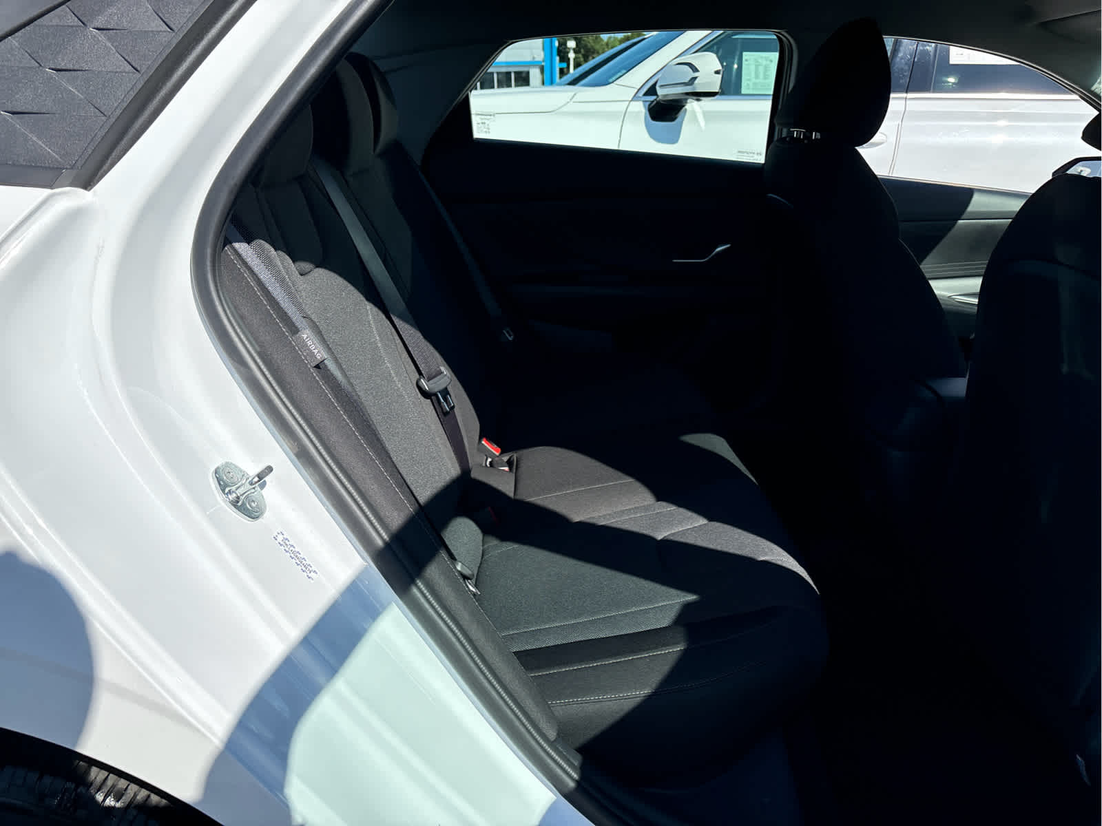 2024 Hyundai ELANTRA SE