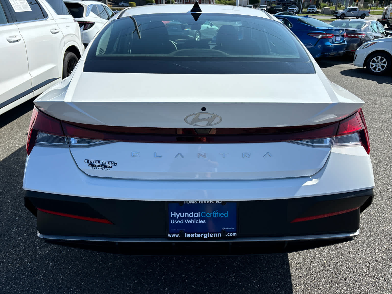 2024 Hyundai ELANTRA SE
