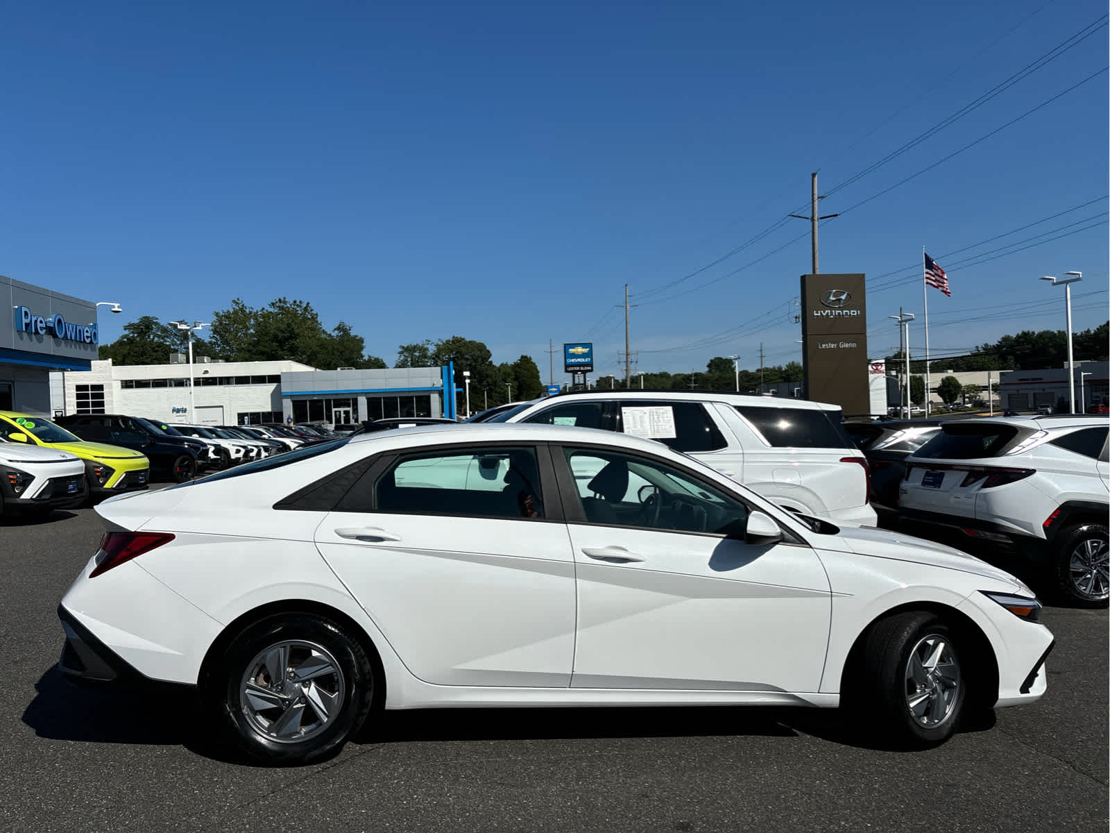 2024 Hyundai ELANTRA SE