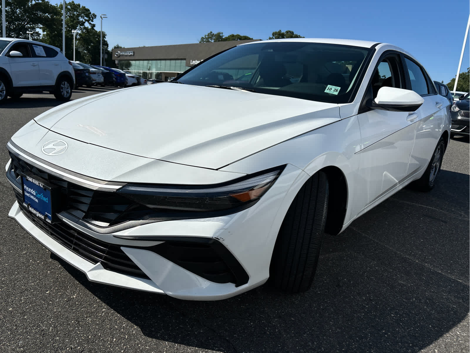 2024 Hyundai ELANTRA SE