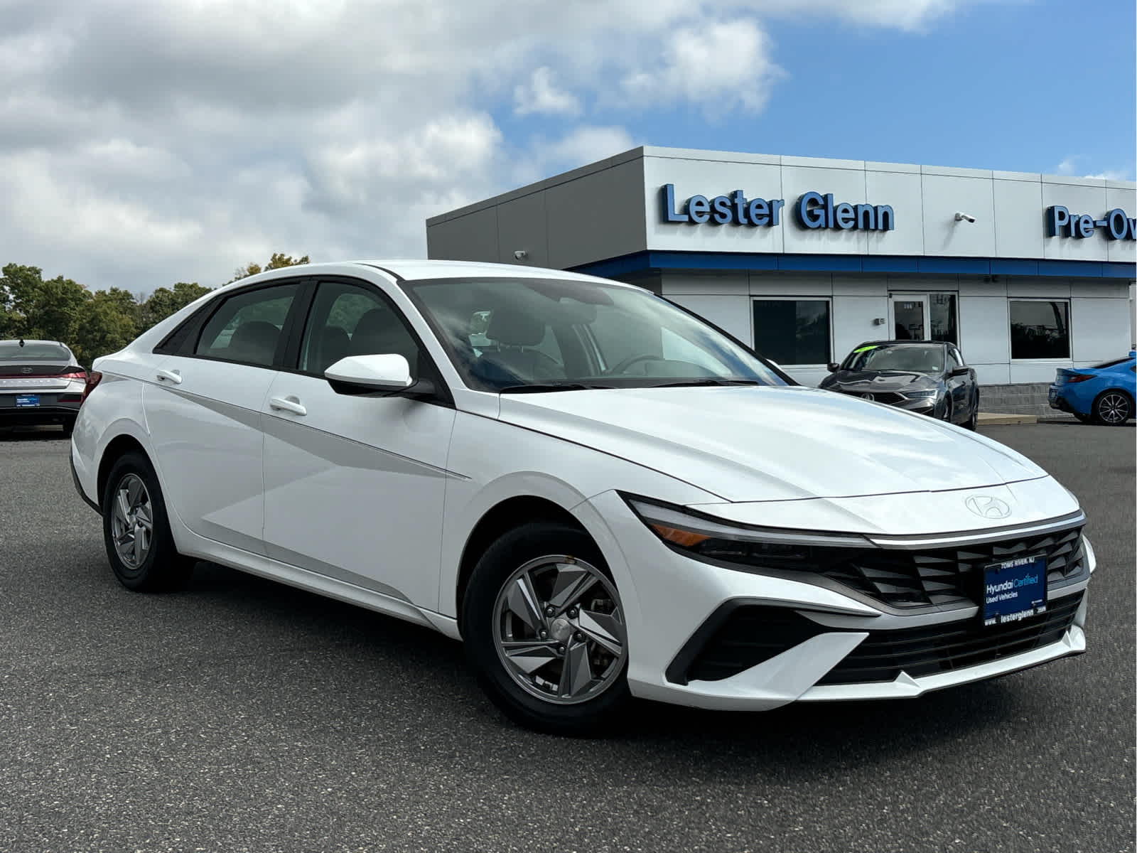 2024 Hyundai ELANTRA SE