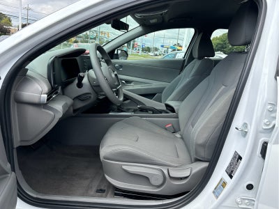 2024 Hyundai ELANTRA SE