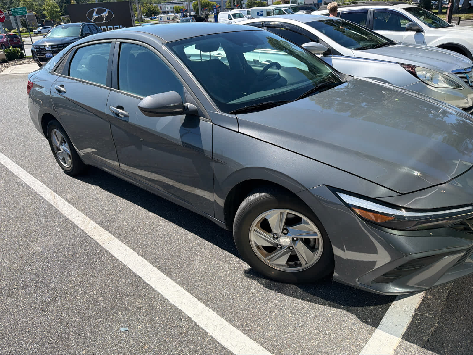 2024 Hyundai ELANTRA SE