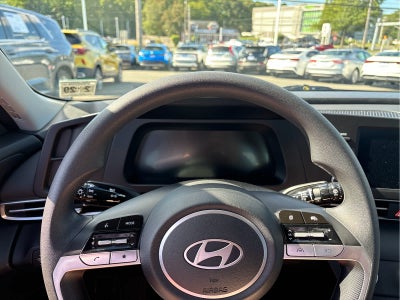 2024 Hyundai ELANTRA SE