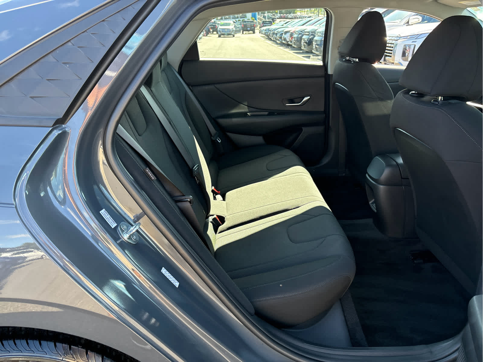 2024 Hyundai ELANTRA SE