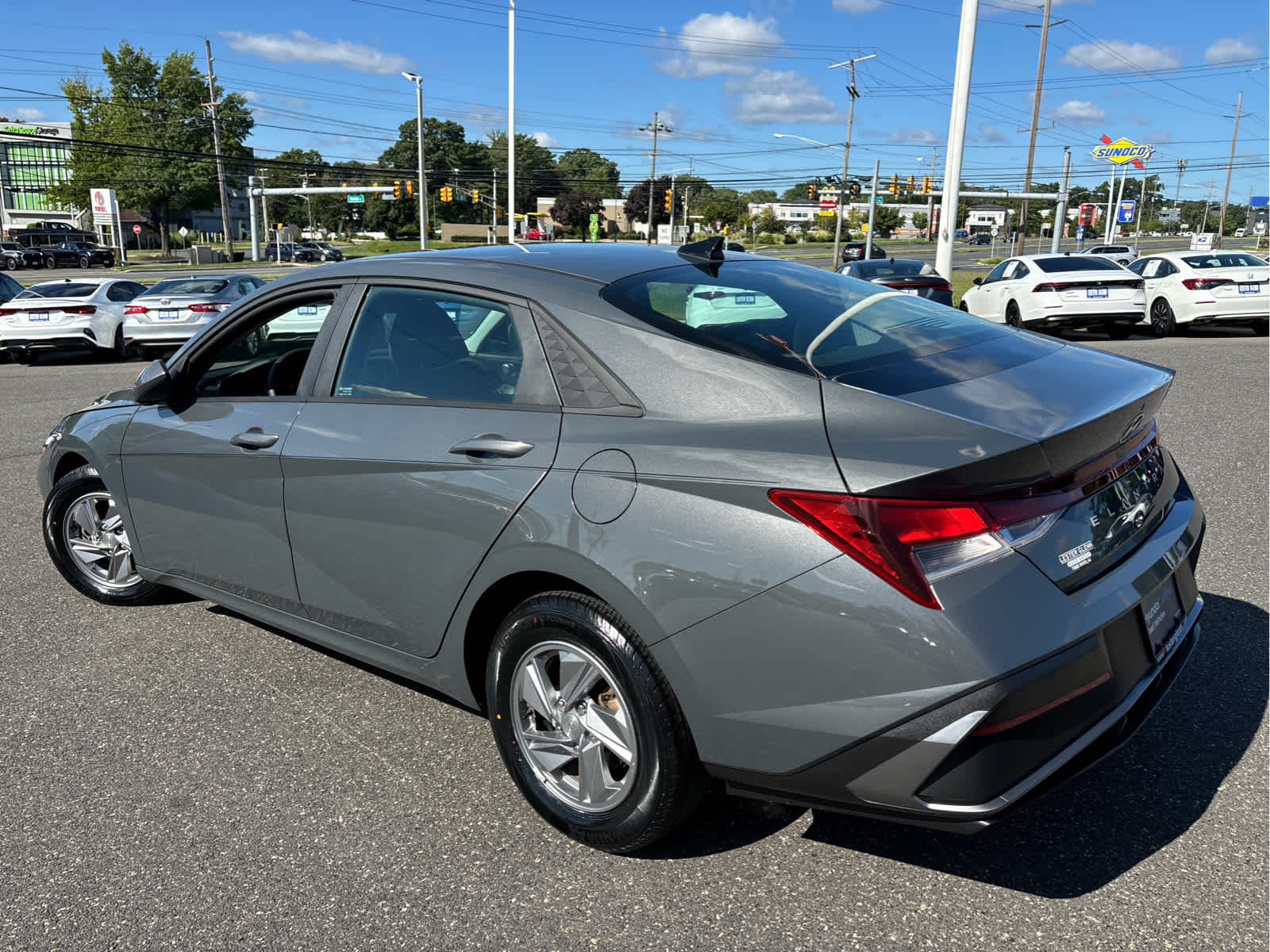 2024 Hyundai ELANTRA SE