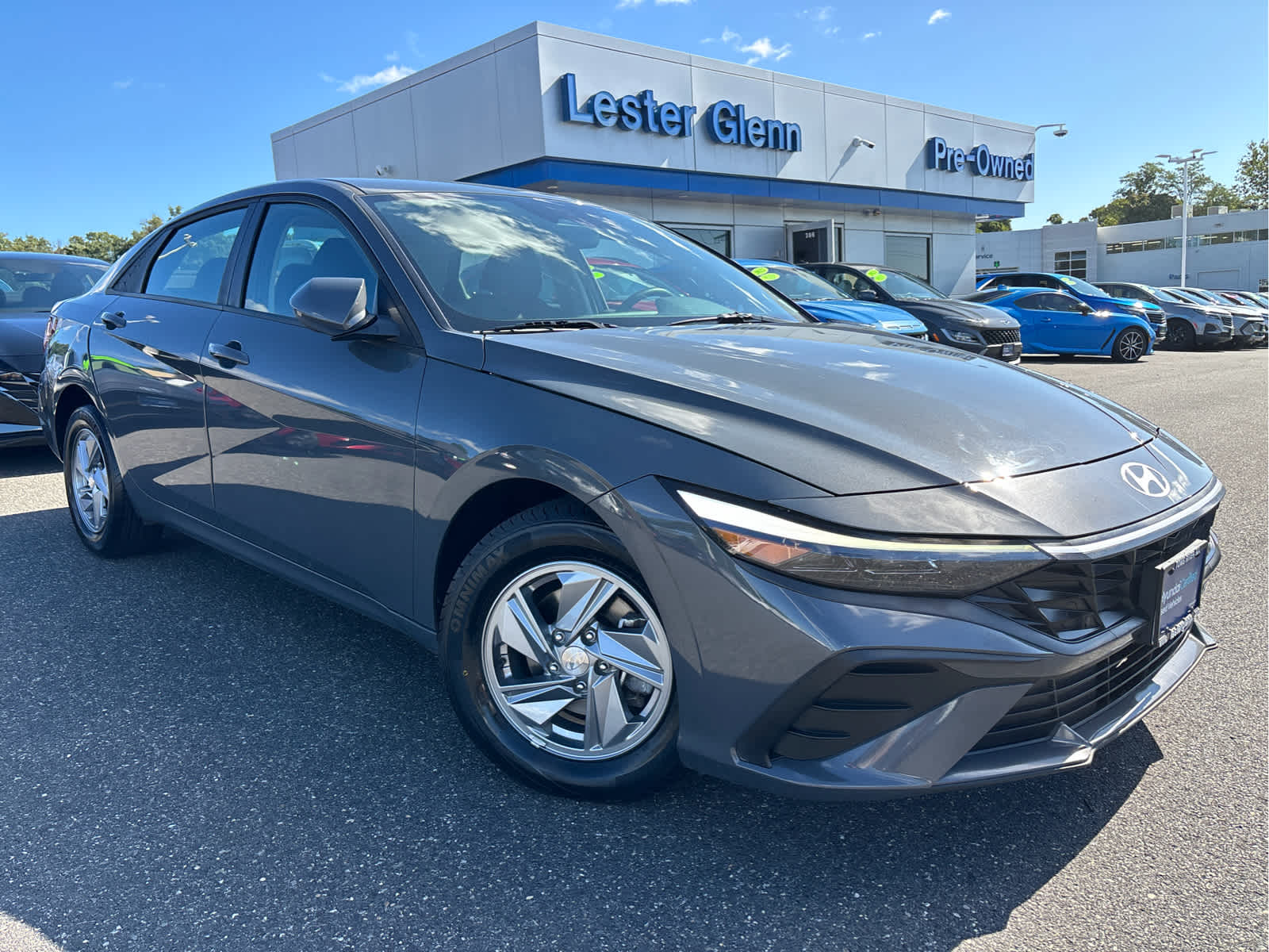 2024 Hyundai ELANTRA SE