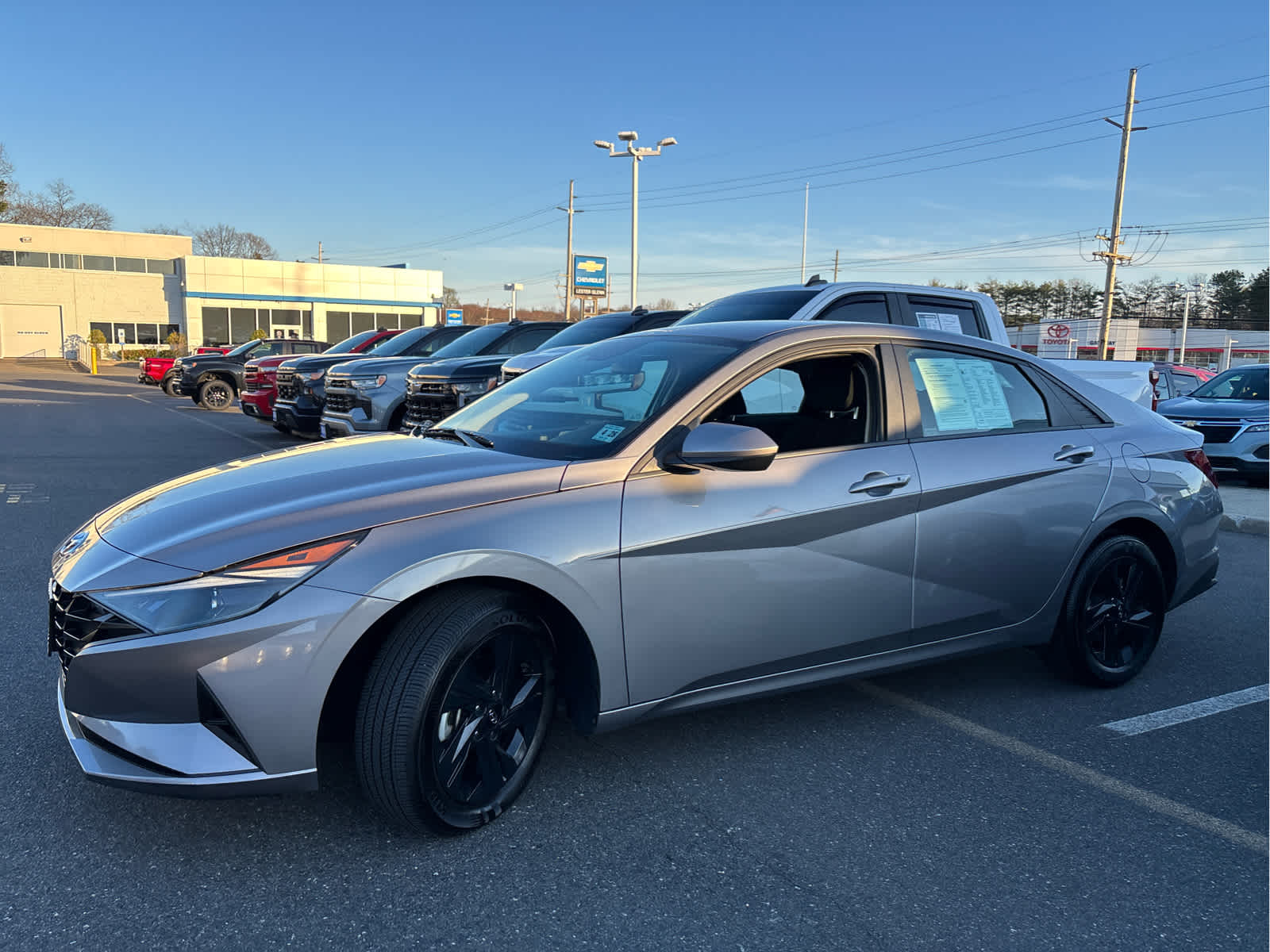 2023 Hyundai ELANTRA SEL