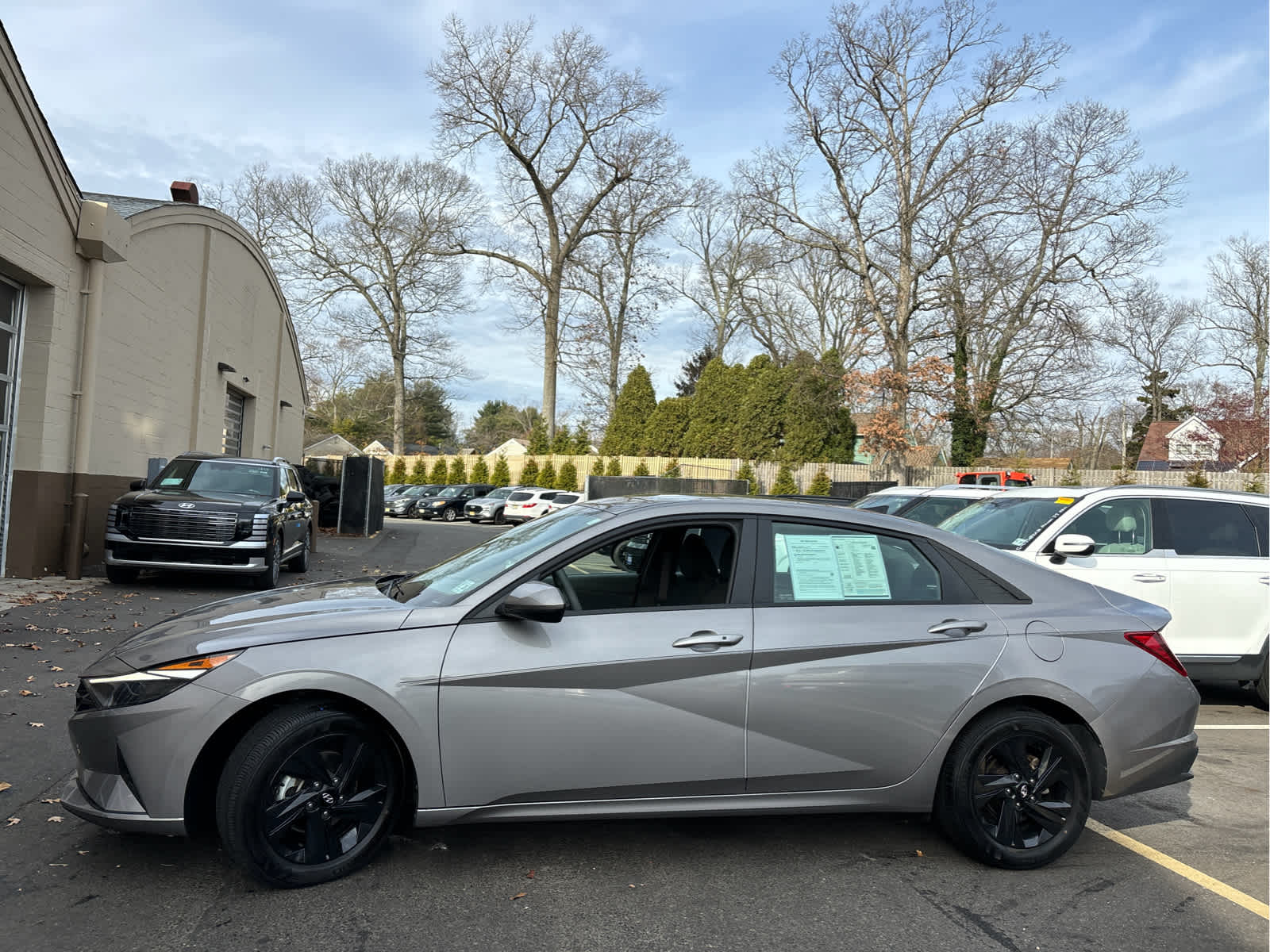 2023 Hyundai ELANTRA SEL