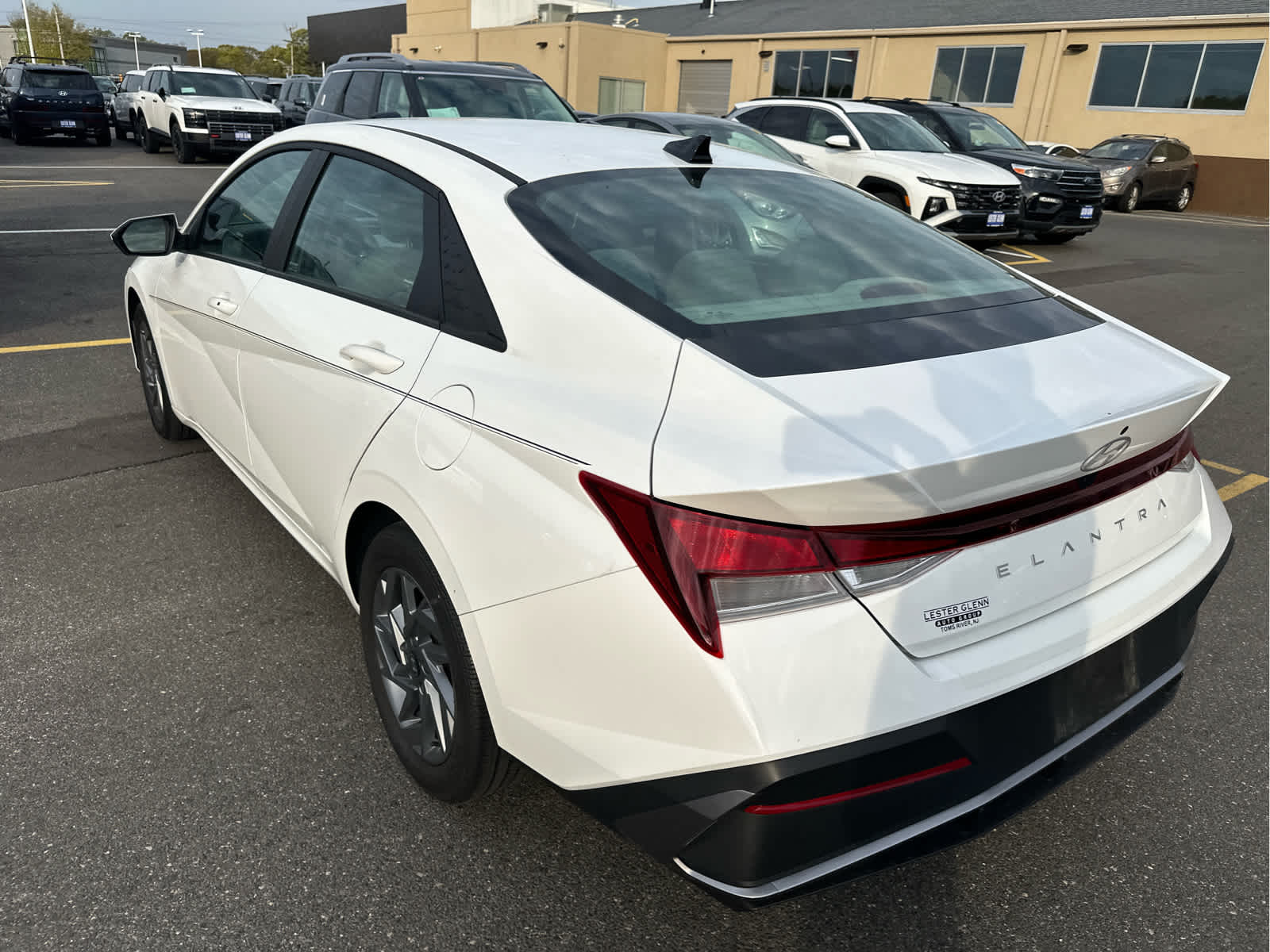 2024 Hyundai ELANTRA SEL