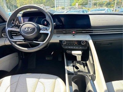 2025 Hyundai ELANTRA Limited