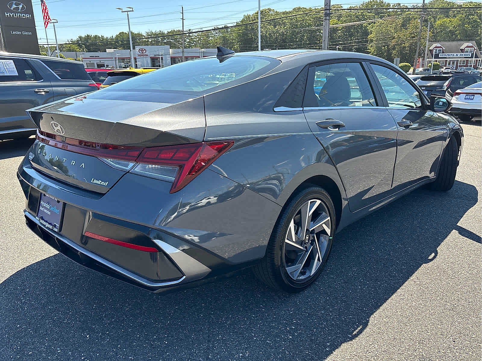 2025 Hyundai ELANTRA Limited