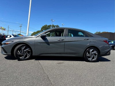 2025 Hyundai ELANTRA Limited