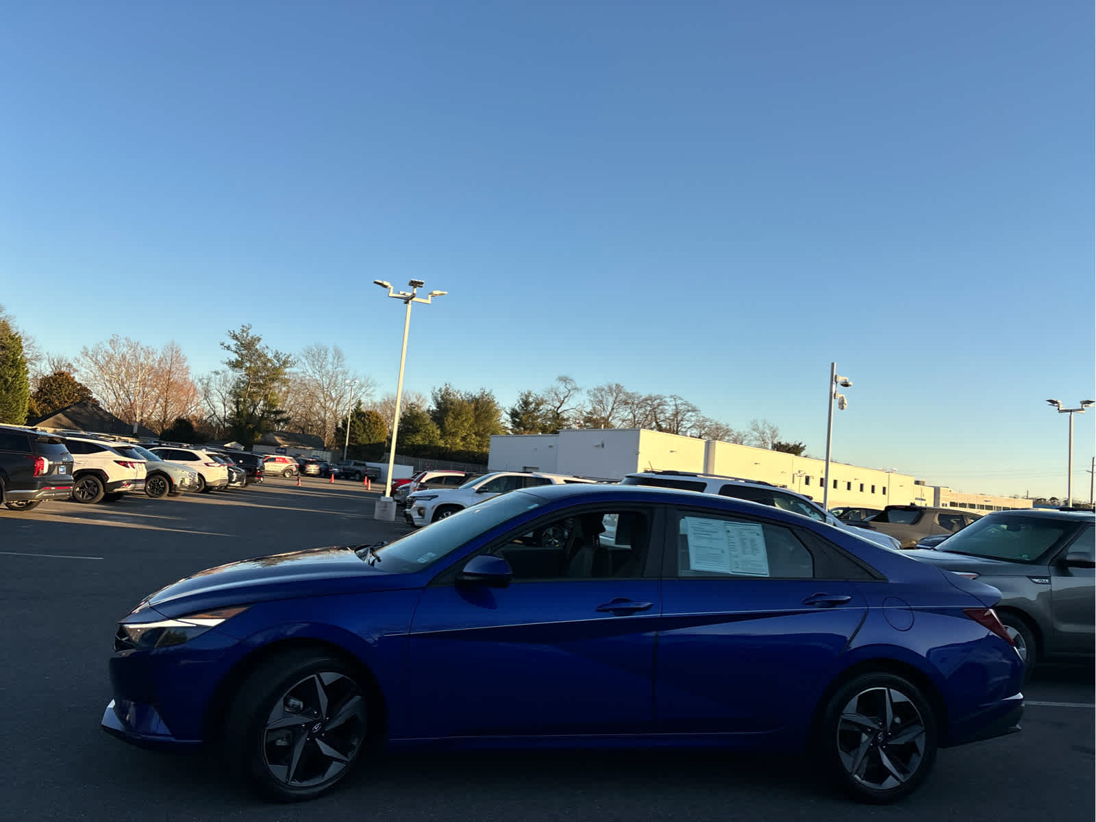 2023 Hyundai ELANTRA SEL