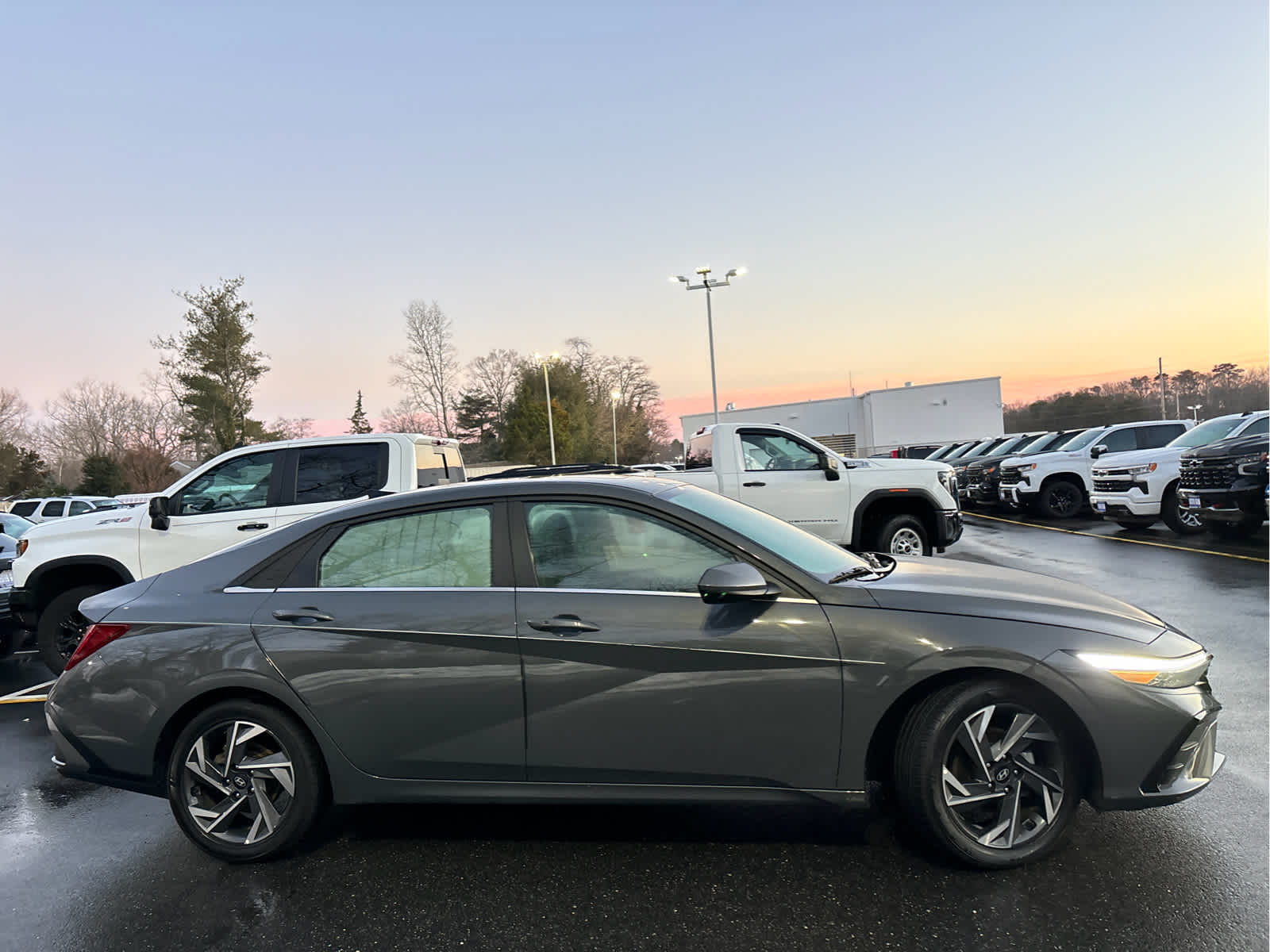 2024 Hyundai ELANTRA SEL