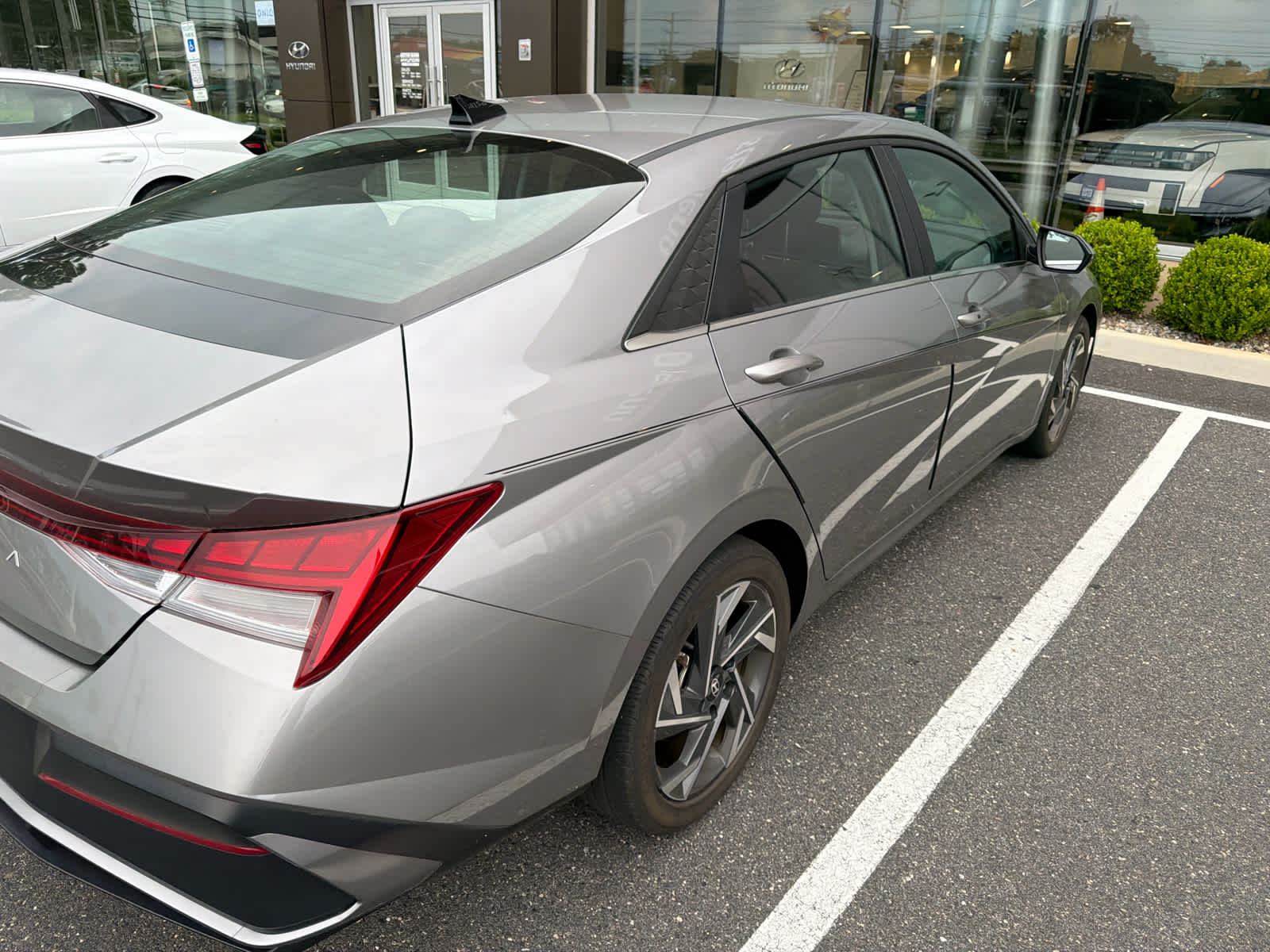 2024 Hyundai ELANTRA SEL