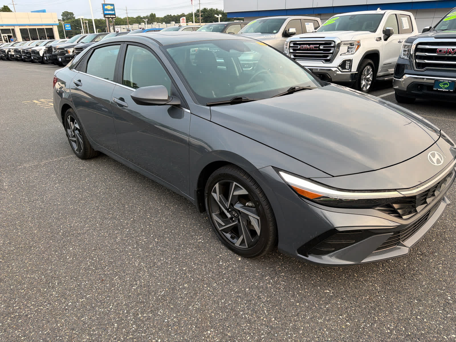 2024 Hyundai ELANTRA SEL