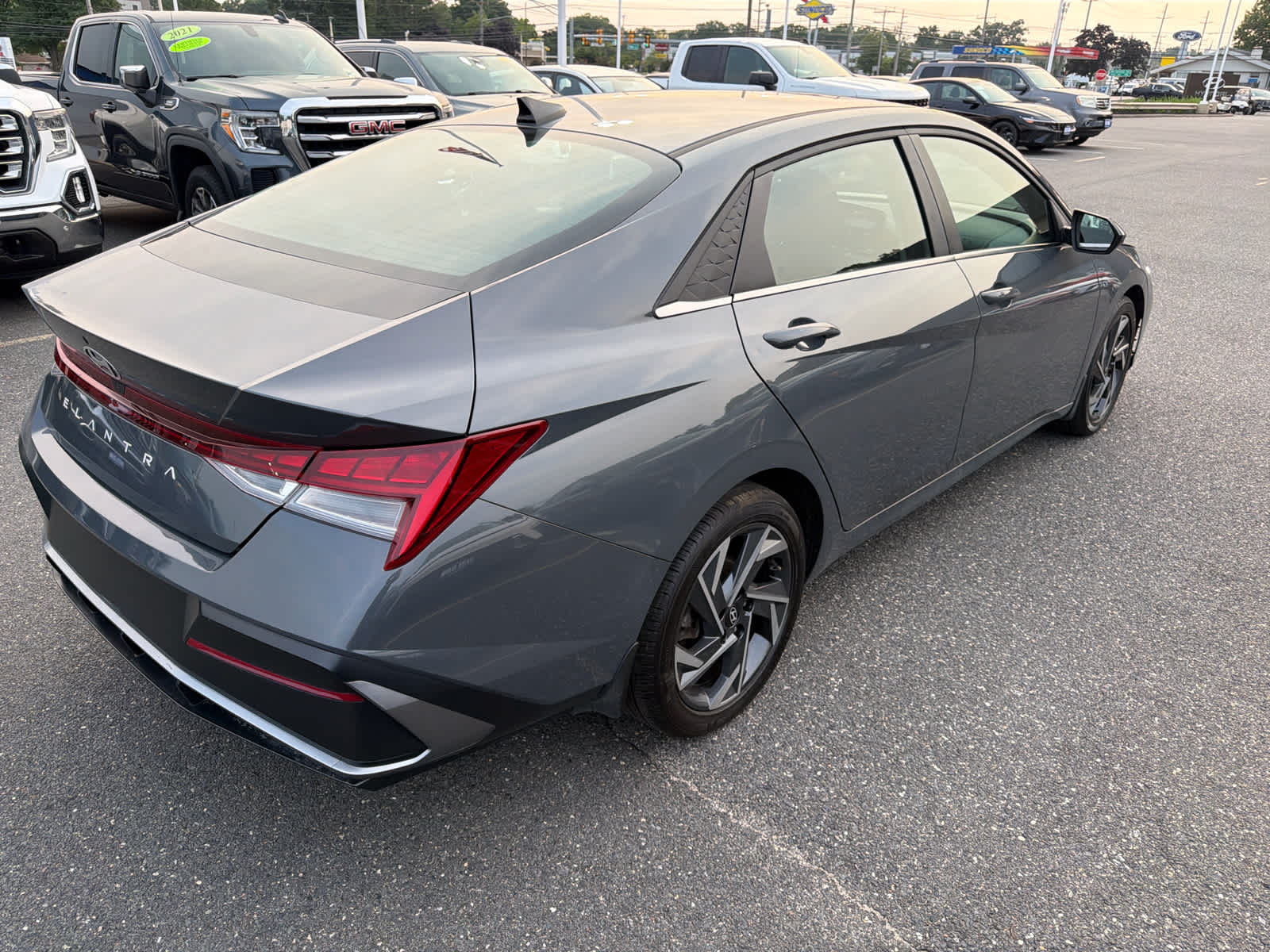 2024 Hyundai ELANTRA SEL