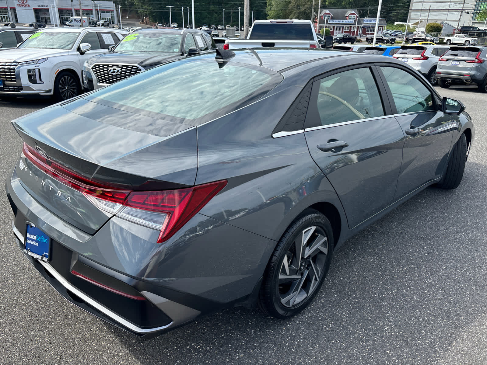 2024 Hyundai ELANTRA SEL