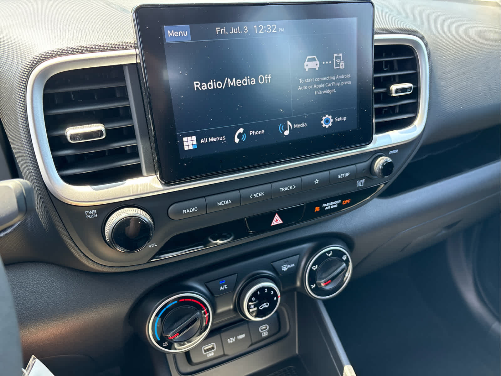 2023 Hyundai VENUE SE