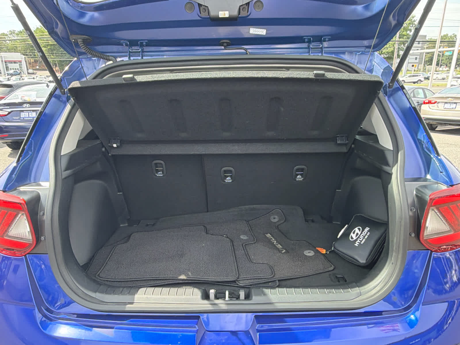 2023 Hyundai VENUE SE