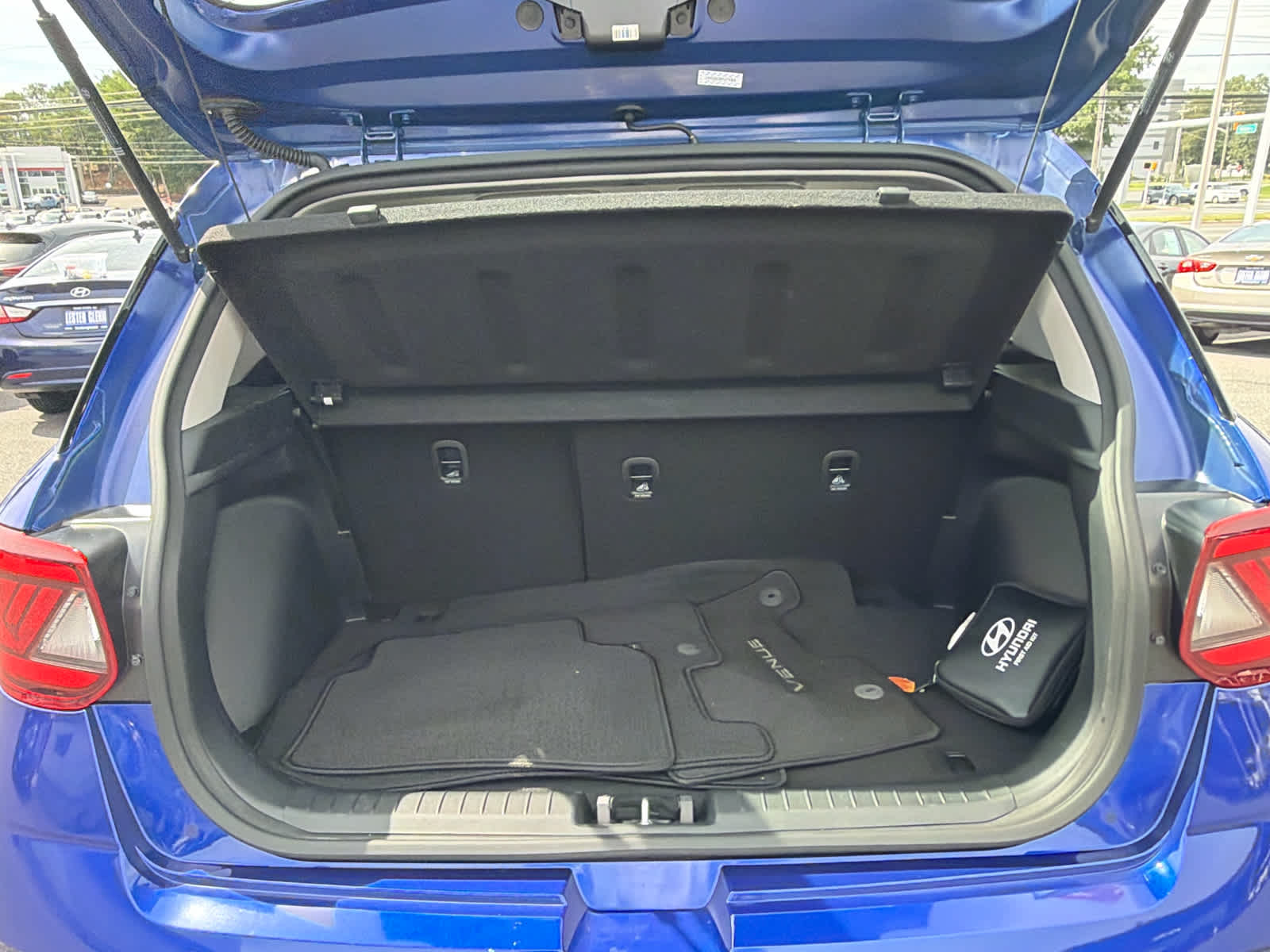 2023 Hyundai VENUE SE