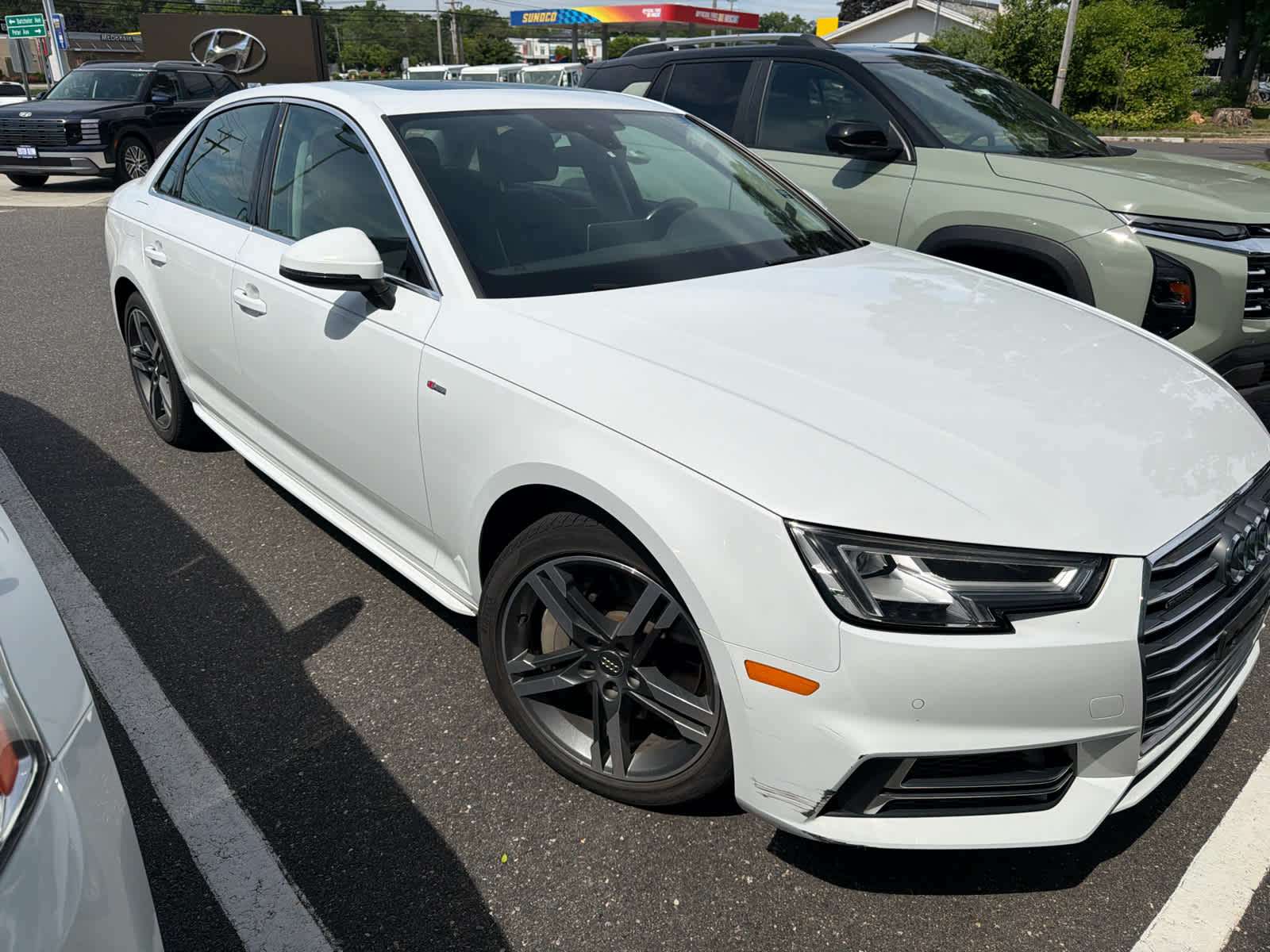 2017 Audi A4 2.0T quattro S tronic Premium Plus's photo