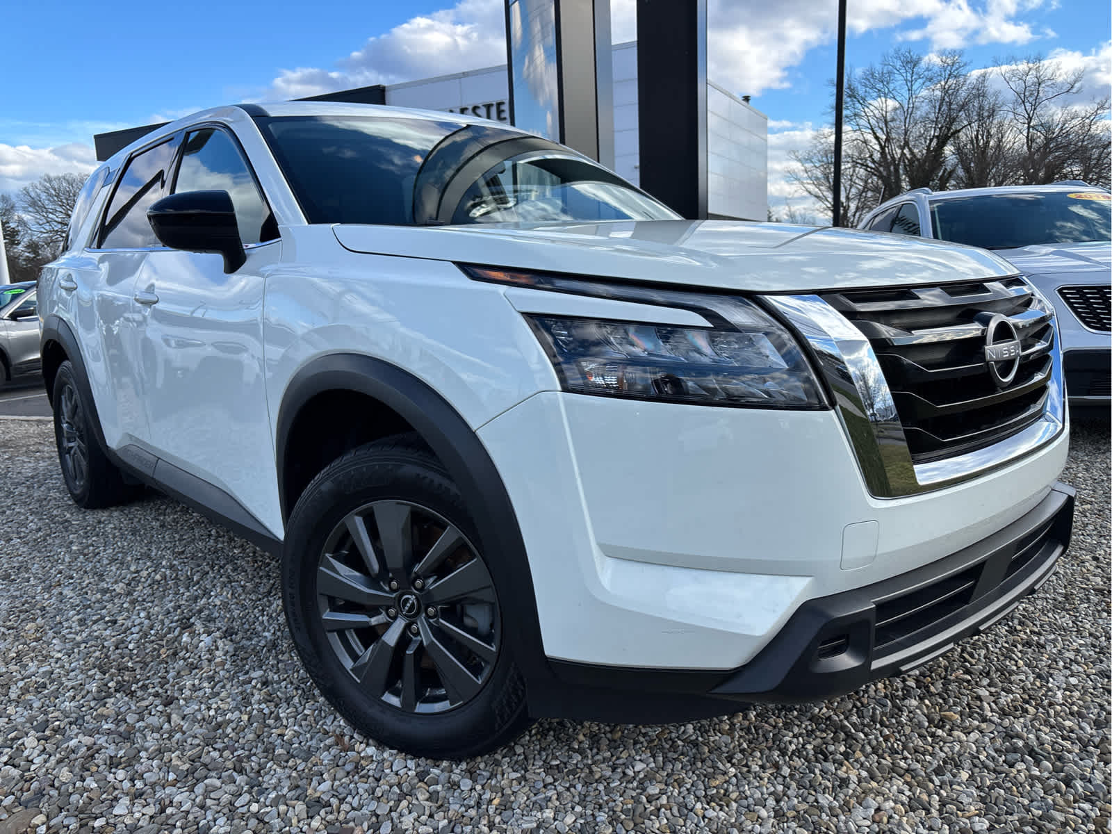 2023 Nissan Pathfinder S