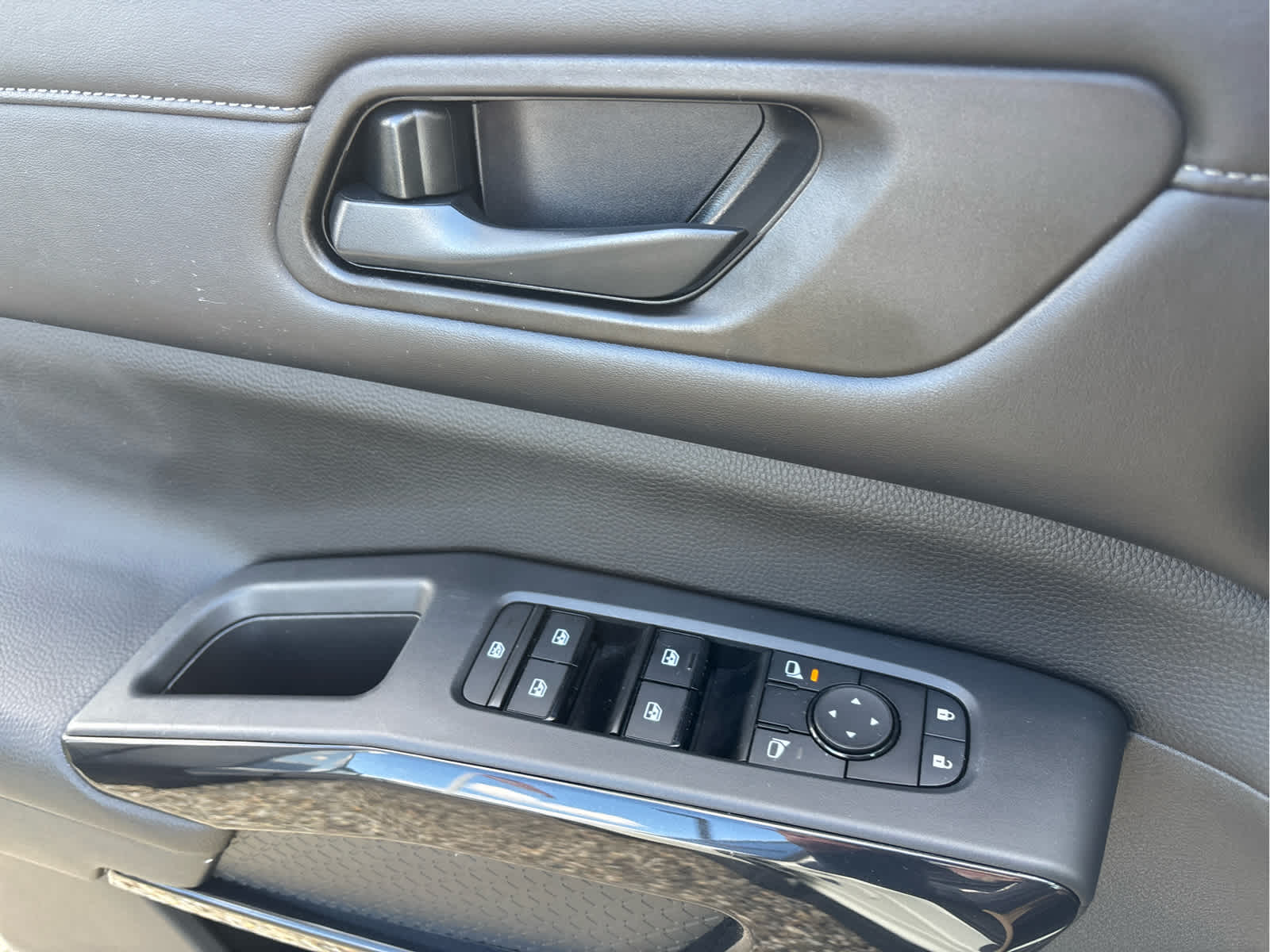 2023 Nissan Pathfinder S