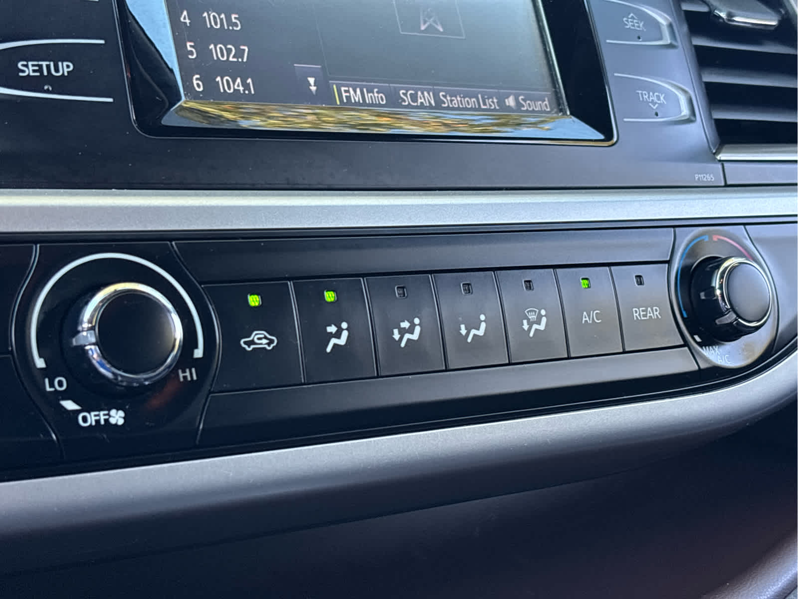2016 Toyota Highlander LE