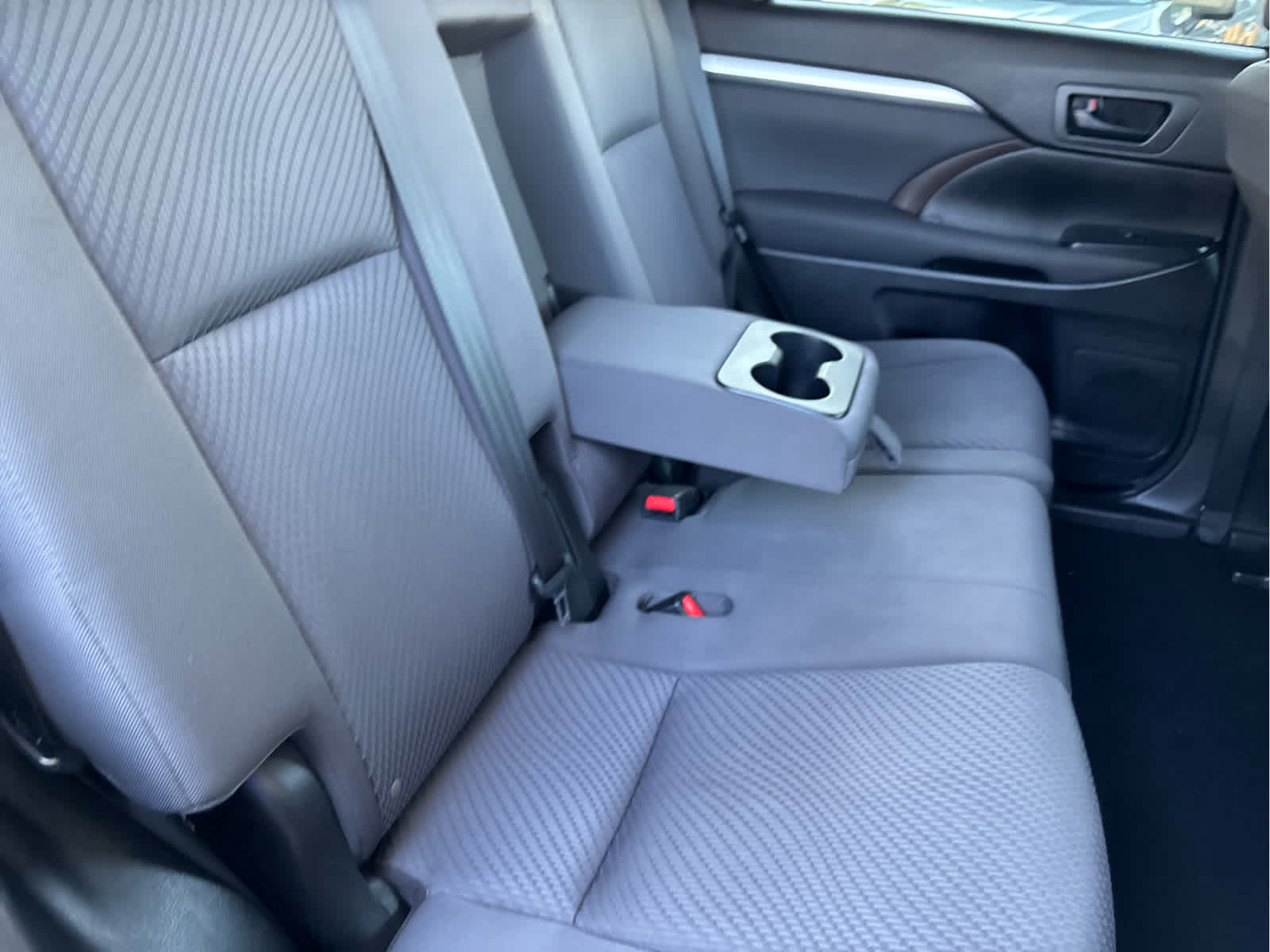 2016 Toyota Highlander LE