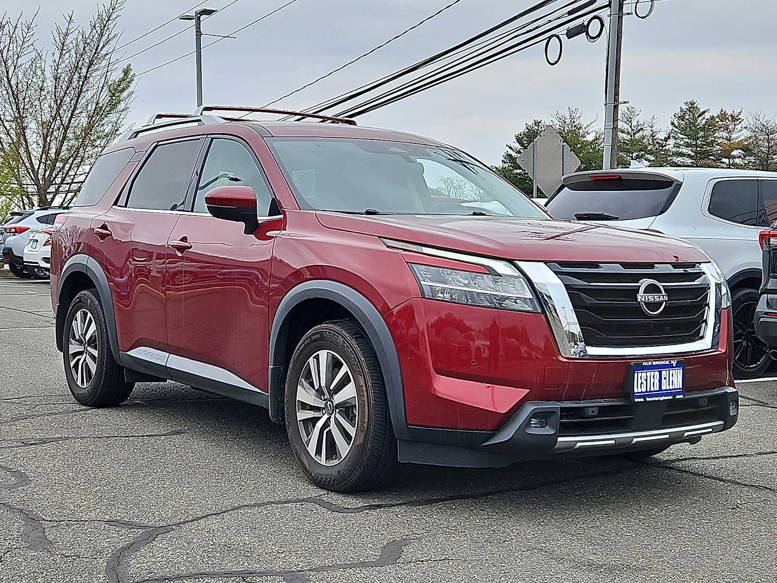 2022 Nissan Pathfinder SL