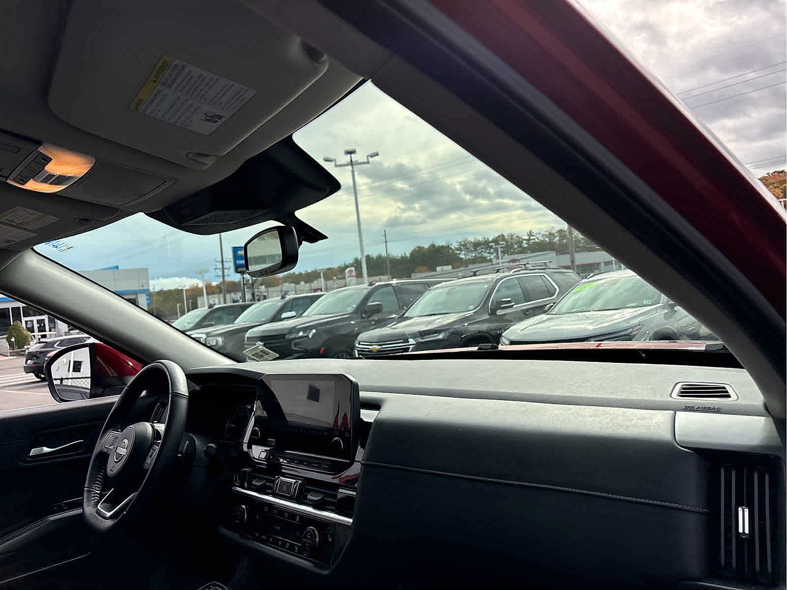 2022 Nissan Pathfinder SL