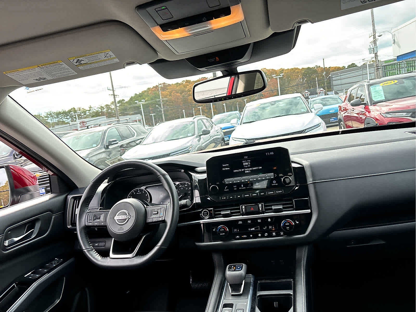 2022 Nissan Pathfinder SL