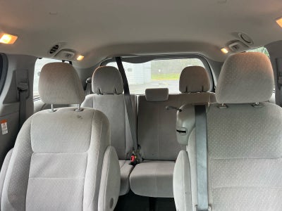 2017 Toyota Sienna LE