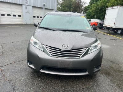 2017 Toyota Sienna LE