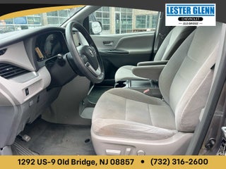 2017 Toyota Sienna LE